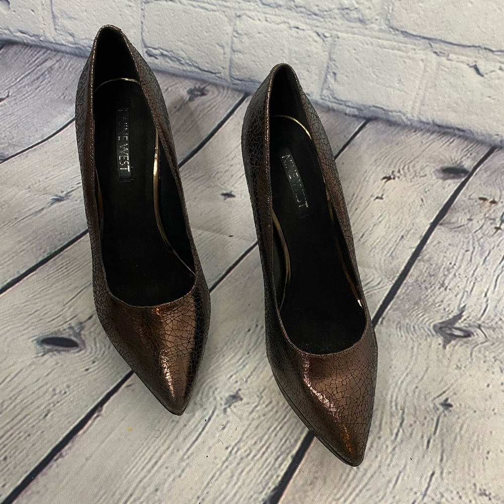 Nine West Metallic Pump